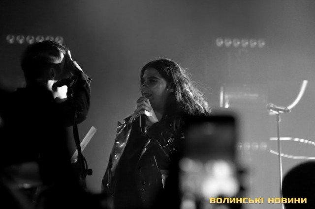 Гурт «KAZKA» у Луцьку підірвав публіку. ФОТО