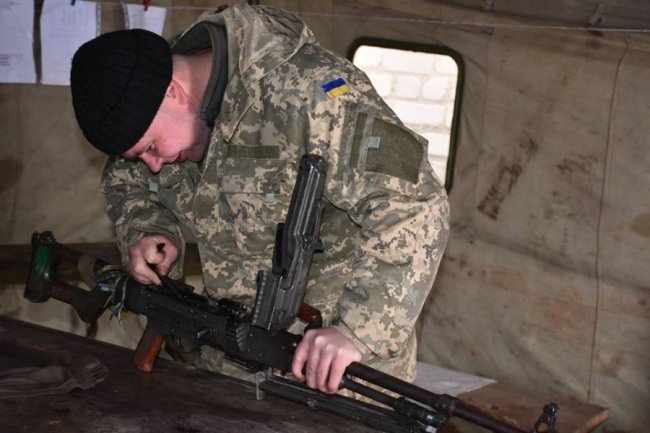 Показали, хто рятує бойову техніку волинської бригади