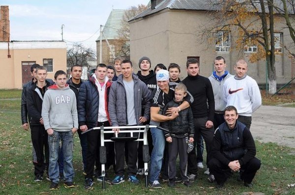 «Street Workout» в Ківерцях: віджимання на брусах. ФОТО