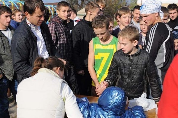 «Street Workout» в Ківерцях: віджимання на брусах. ФОТО