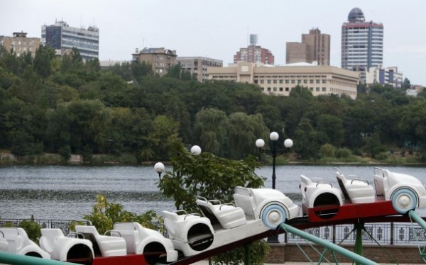 Безлюдний Донецьк: через обстріли люди не виходять на вулиці. ФОТО