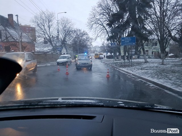 У центрі Луцька збили людину