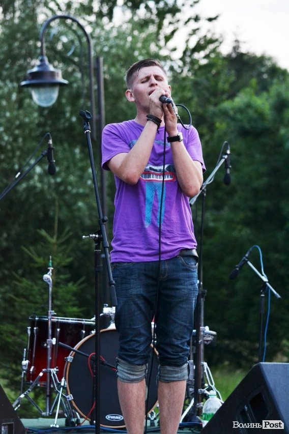 У Луцьку на фестивалі дітей вчили збирати сміття та їсти бездріжджевий хліб