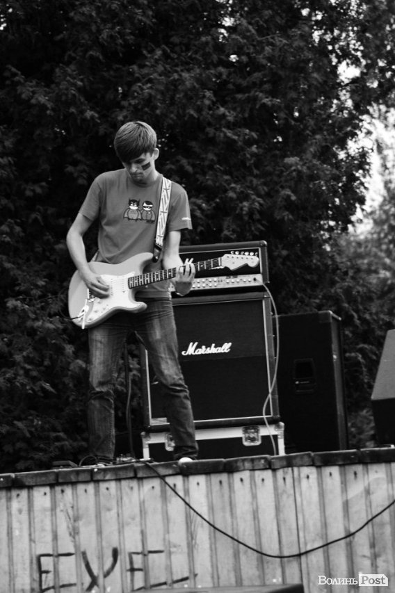 У Луцьку на фестивалі дітей вчили збирати сміття та їсти бездріжджевий хліб