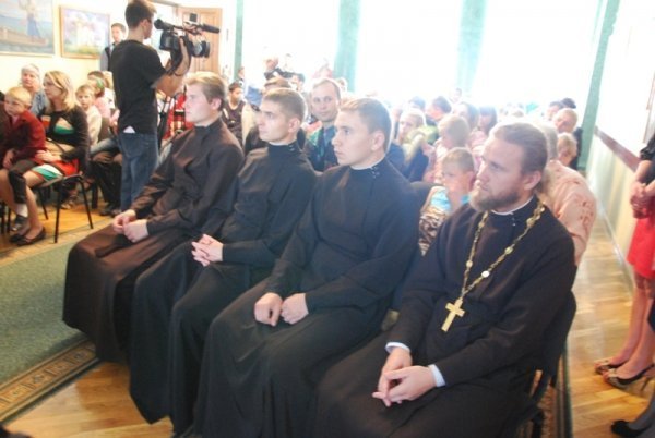 Благодійна шкільна акція в Луцьку. ФОТО