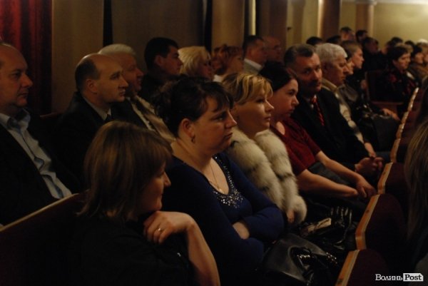 На День закоханих бізнесменам Луцька «подарували» «батіг і пряник». ФОТО