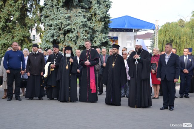 У День Незалежності лучани помолились за душі загиблих Героїв