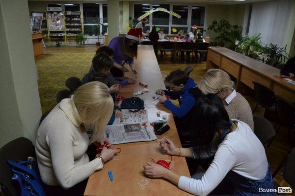 Партійний тімбілдінг по-луцьки: «Батьківщина» виготовляла прикраси