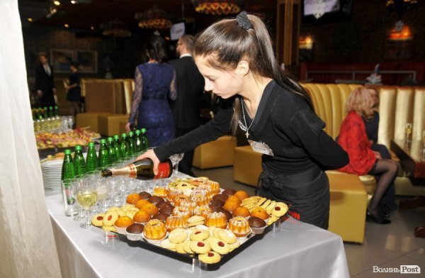 Фото різдвяного балу в Луцьку