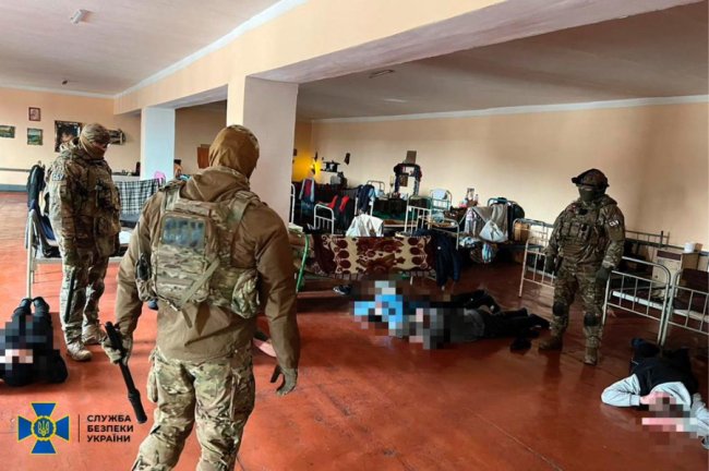 В’язні Рівненської колонії виманювали гроші у родичів українських військовополонених, – СБУ