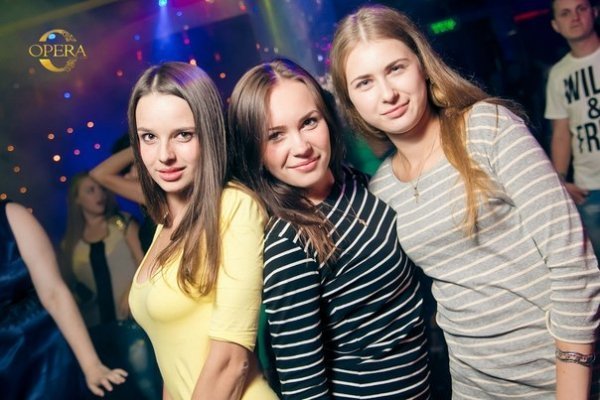 У луцькому клубі - вечірка з чоловічим стриптизом. ФОТО