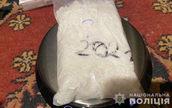 На Волині викрили 23-річну «закладчицю» та вилучили у неї психотропи