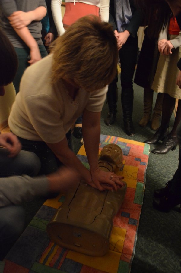  У Луцьку «Правий сектор» влаштував медичні навчання. ФОТО