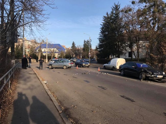 У Луцьку зіткнулися дві автівки: шукають очевидців аварії