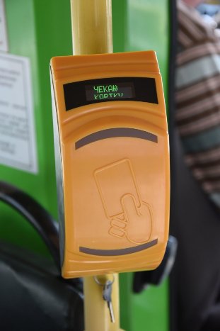 У луцьких маршрутках №17 встановили перші валідатори. ФОТО