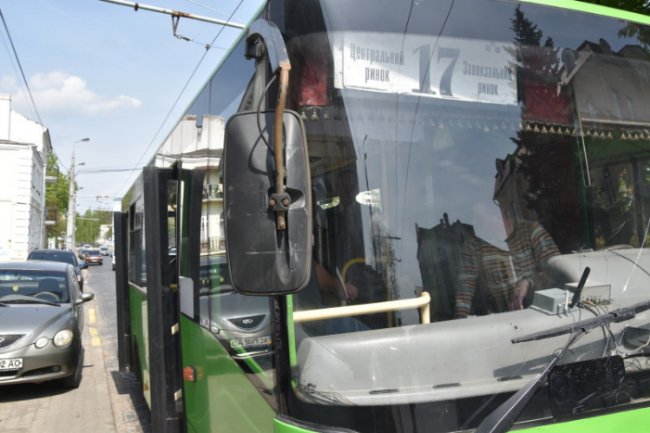 У луцьких маршрутках №17 встановили перші валідатори. ФОТО