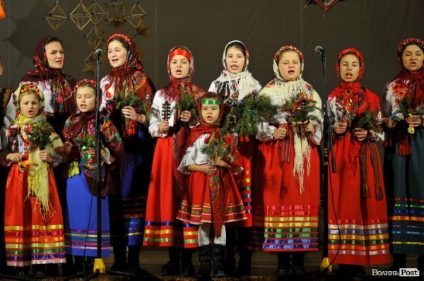 Фото з фестивалю вертепів у Луцьку