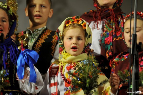 Фото з фестивалю вертепів у Луцьку