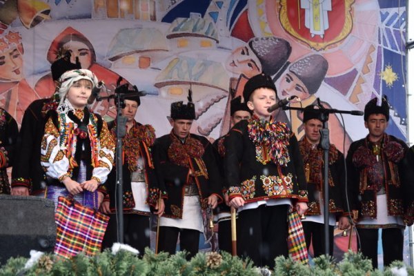 Розпочався міжнародний етно-фестиваль «Різдво у Луцьку»