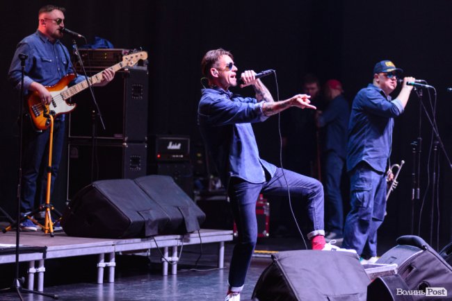 «Шухер, граждане! На сцене психопат!»: яким був концерт гурту «Ляпіс 98» у Луцьку: ФОТОРЕПОРТАЖ