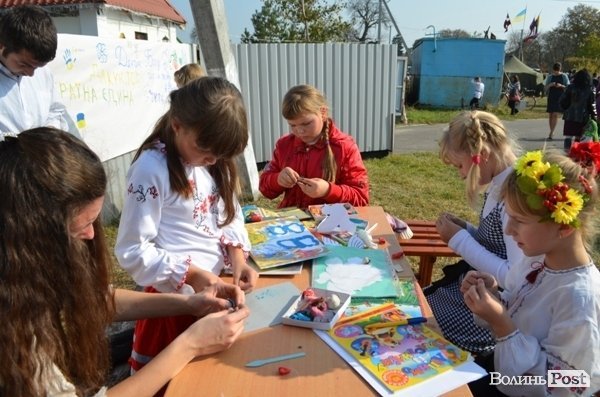 На Волині козаки і монахи допомагали воякам. ФОТО