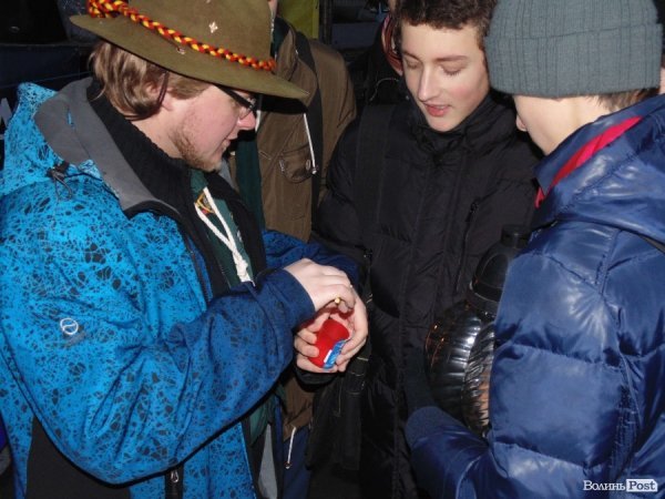 Лучанам передали Вифлиємський вогонь миру. ФОТО. ВІДЕО