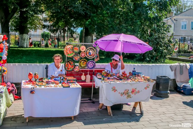 Народні розваги і море людей: в центрі Луцька «гуляє» етнофестиваль. ФОТО 