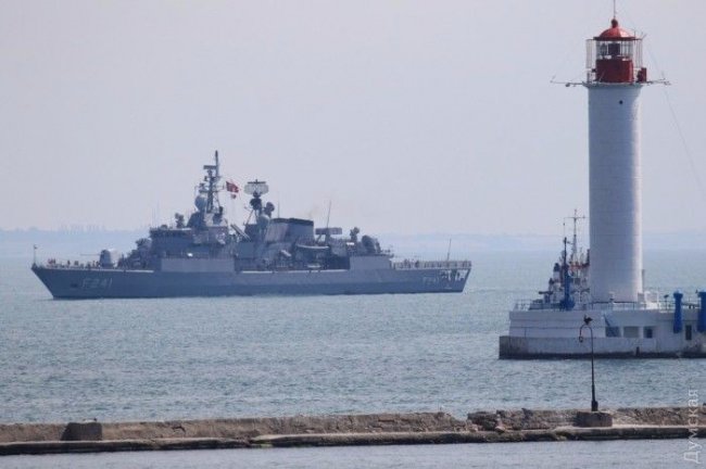 У порт Одеси вперше за кілька років зайшов підводний човен