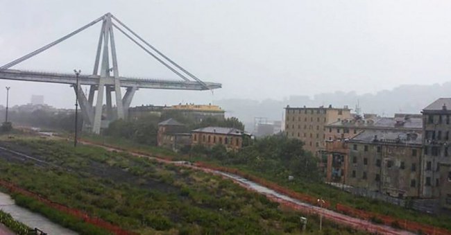 В Італії обвалився автомобільний міст: десятки загиблих