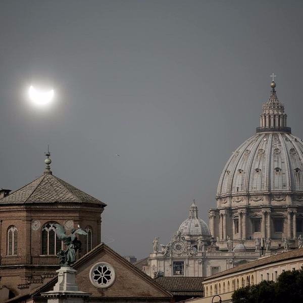 Затемнення сонця з різних куточків Європи. ФОТО