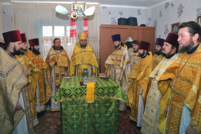 Прихильники УПЦ (МП) на Волині відправили святкову службу у священика вдома. ФОТО