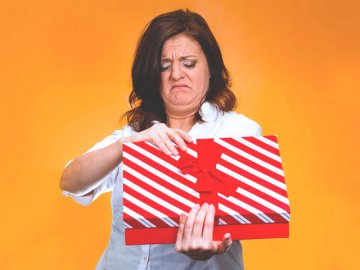 Чому сьогодні категорично не можна приймати подарунки: прикмети і забобони
