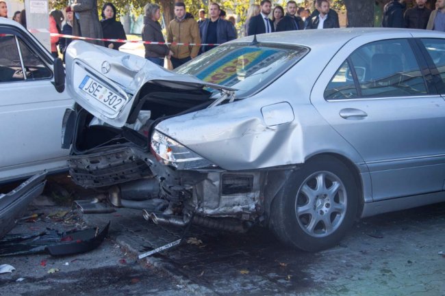 У Дніпрі зіткнулося 7 автомобілів, є потерпілі