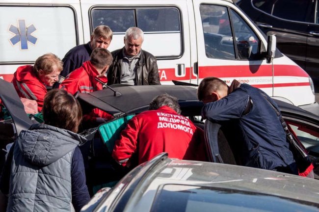 У Дніпрі зіткнулося 7 автомобілів, є потерпілі