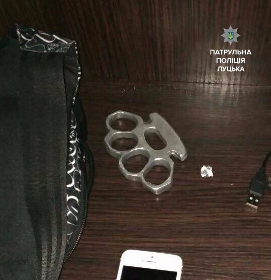 Зірвав з жінки ланцюжок: у Луцьку вночі орудує злодій