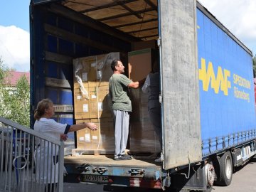 Луцька лікарня отримала 250 клапанів серця. ФОТО