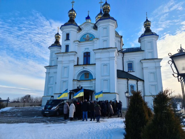 У громаді біля Луцька попрощалися з Героєм Миколою Матвієнком