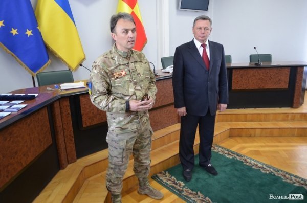 У Луцькій міській раді нагородили айдарівців. ФОТО