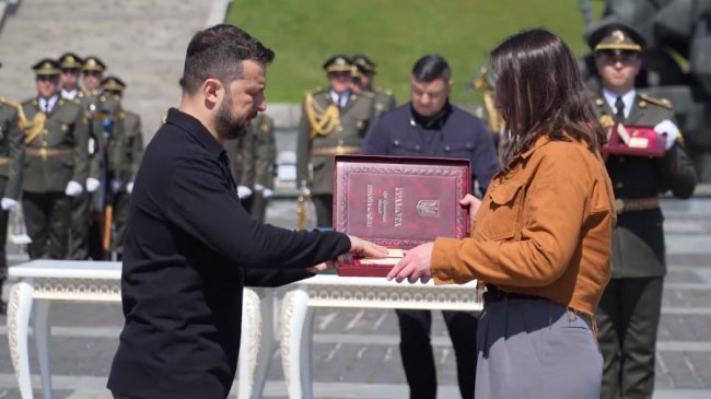 Сім’ї загиблого Героя з Волині Зеленський вручив орден «Золота Зірка»