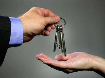 У працівниці митниці в Луцьку з’явилася квартира «з повітря»