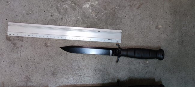 Через «Ягодин» намагалися незаконно провезти сотню ножів. ФОТО