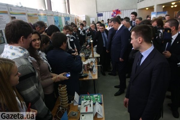 Як охороняли Януковича під час дитячої виставки у Києві. ФОТО. ВІДЕО