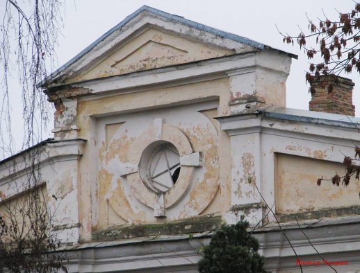 Історична будівля Луцька залишилася без частини покрівлі. ФОТО