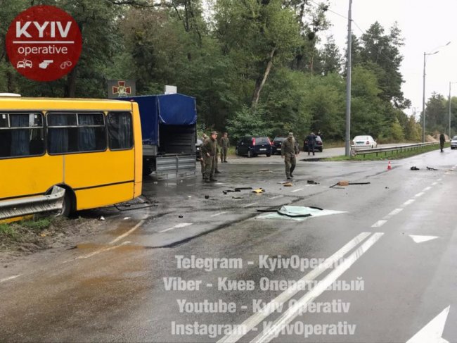 З’явилися фото і відео з місця аварії, в якій загинув Нацгвардієць