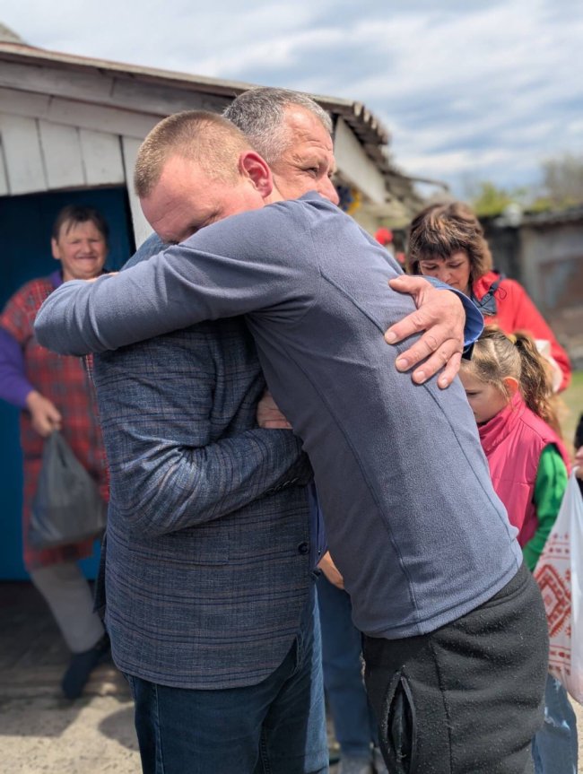 На Волині зустріли звільненого з полону воїна. ВІДЕО