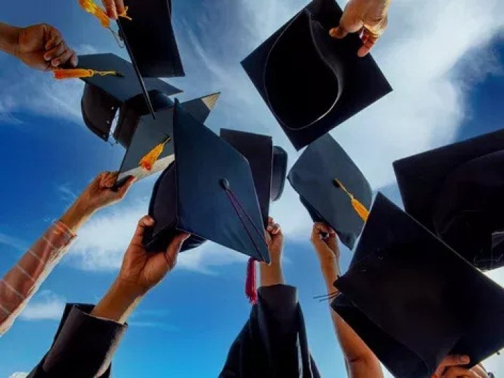 Що таке дипломна робота і що студент має показати на захисті
