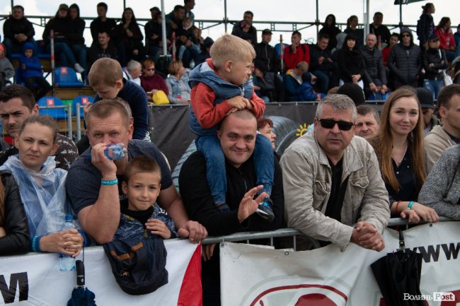 У Луцьку відбулися видовищні авто- і мотогонки. ФОТОРЕПОРТАЖ