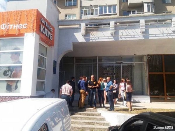 Луцьким депутатам показали туалет в центрі і не тільки. ФОТО