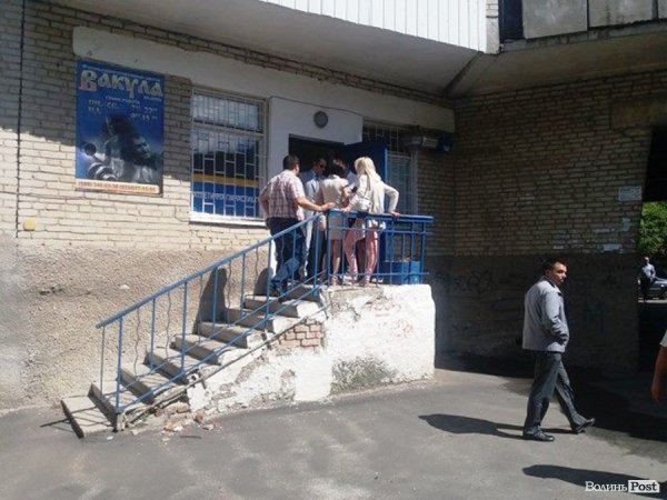 Луцьким депутатам показали туалет в центрі і не тільки. ФОТО