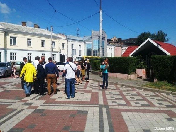 Луцьким депутатам показали туалет в центрі і не тільки. ФОТО